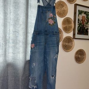 American rag rose 🌹 overalls
